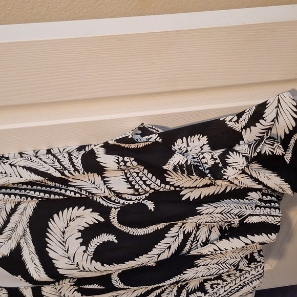 I.N.C NWT Black & White Blouse 3/4 Flounce Ruffle Sleeves Hi Low Size Pe… - Picture 9 of 10